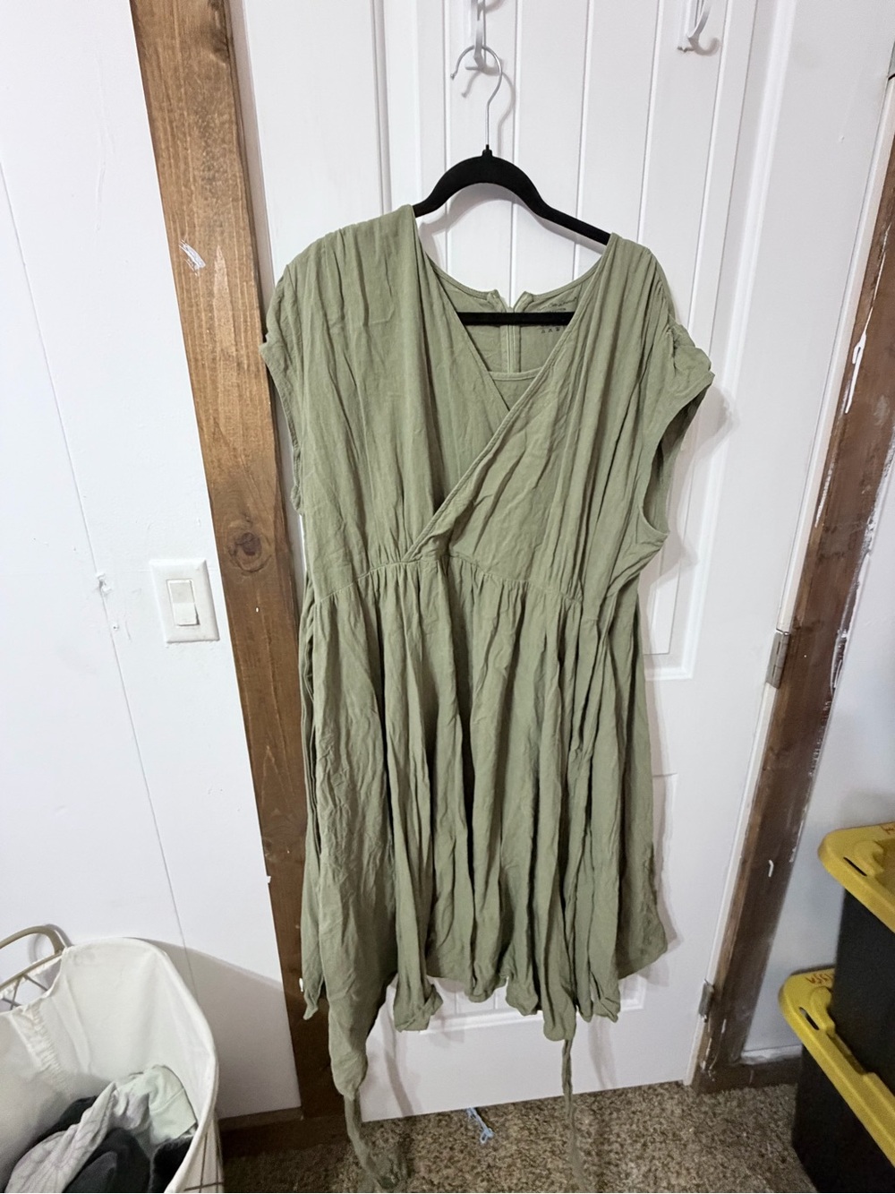 Relaxed Olive Green V-Neck Midi Dress